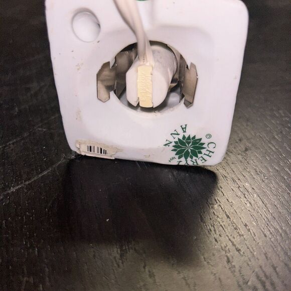 1994 Cheryl Ann Clock Shop Christmas Village House Figurine - Picture 5 of 5